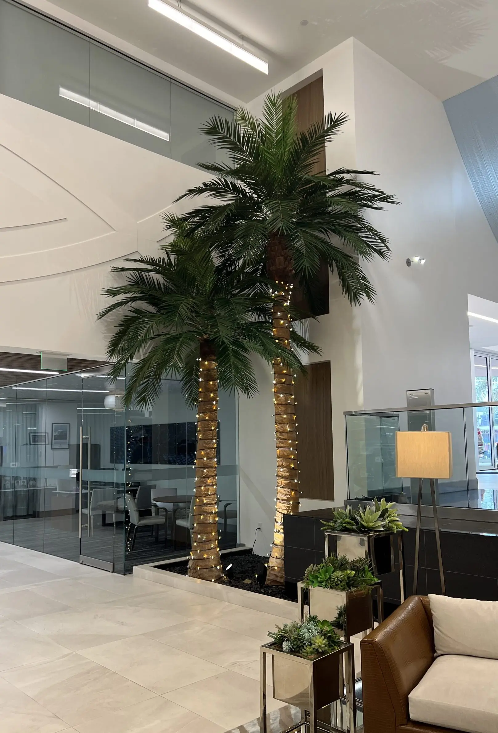 Indoor Artificial Silk Coconut Palm Tree Showroom Office